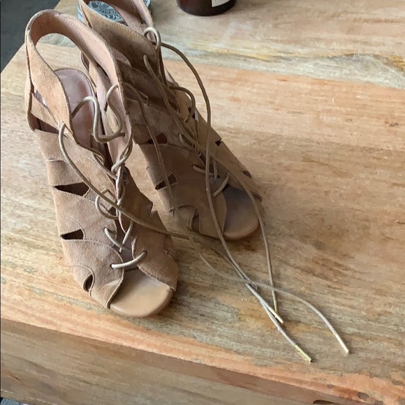 Joie heels - Picture 8 of 8